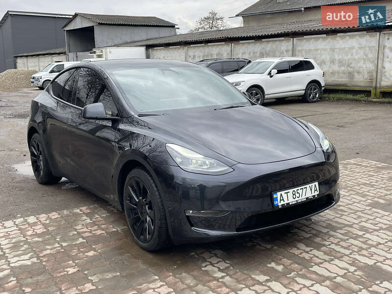 Позашляховик / Кросовер Tesla Model Y 2024 в Івано-Франківську