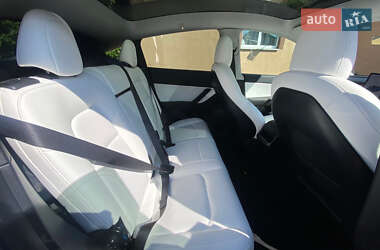 Внедорожник / Кроссовер Tesla Model Y 2021 в 