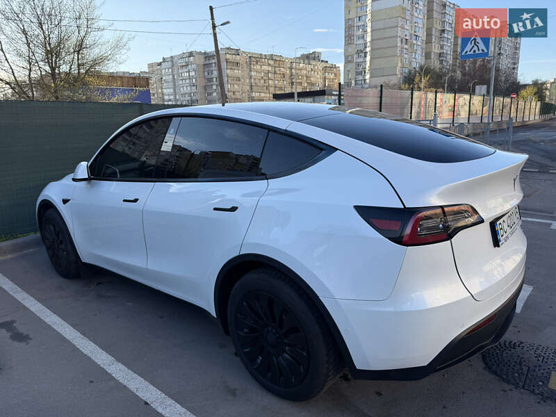 Внедорожник / Кроссовер Tesla Model Y 2022 в Киеве