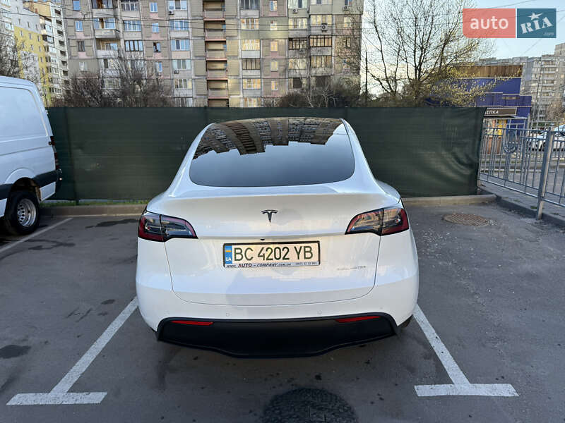 Внедорожник / Кроссовер Tesla Model Y 2022 в Киеве