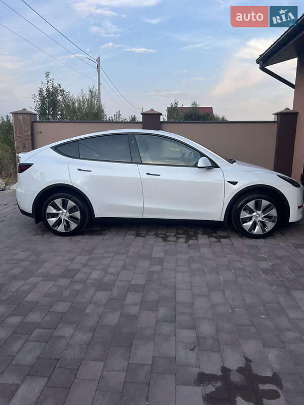 Внедорожник / Кроссовер Tesla Model Y 2023 в Ивано-Франковске