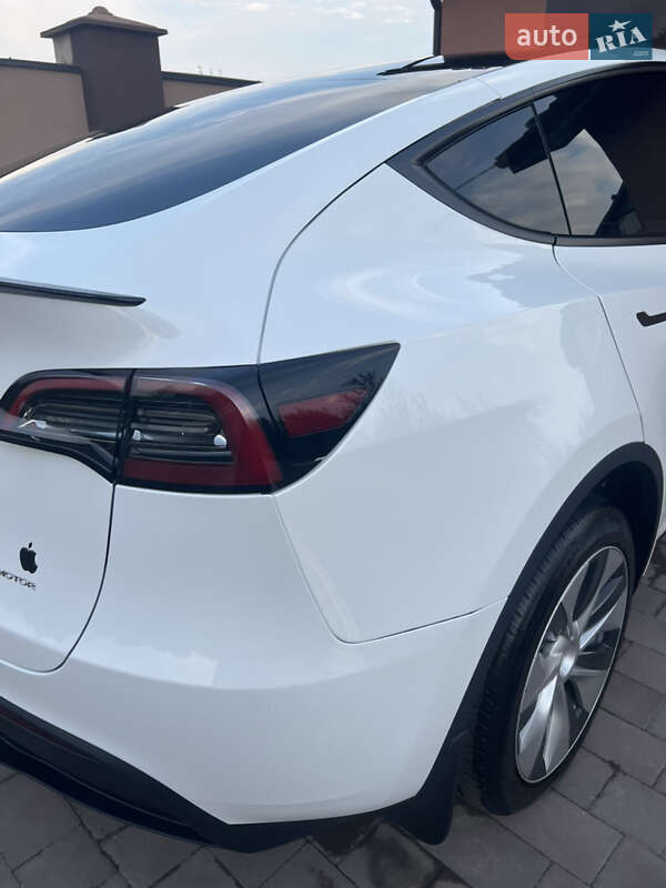 Внедорожник / Кроссовер Tesla Model Y 2023 в Ивано-Франковске