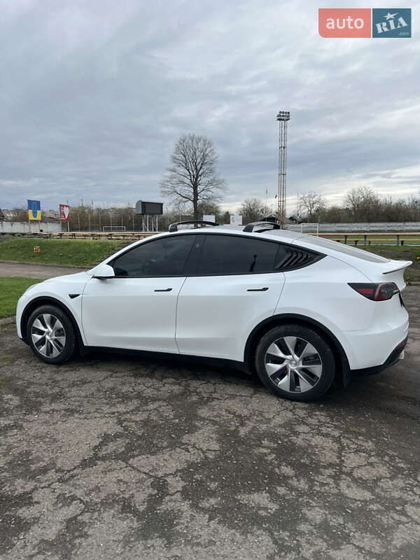 Внедорожник / Кроссовер Tesla Model Y 2023 в Ивано-Франковске