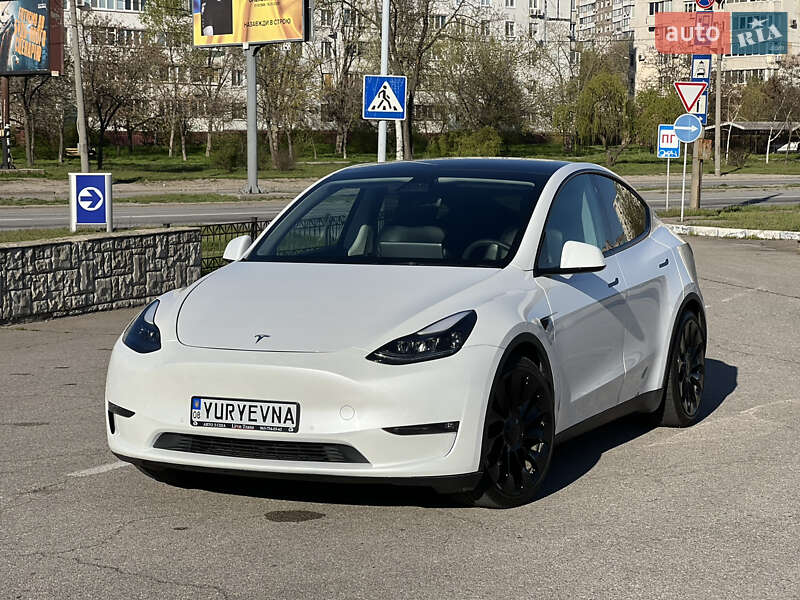 Tesla Model Y 2021