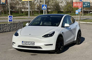 Внедорожник / Кроссовер Tesla Model Y 2021 в 