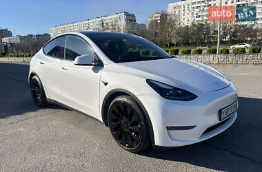 Внедорожник / Кроссовер Tesla Model Y 2021 в 