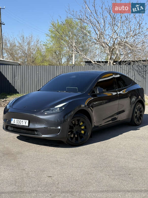 Позашляховик / Кросовер Tesla Model Y 2024 в 