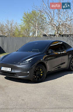 Позашляховик / Кросовер Tesla Model Y 2024 в 