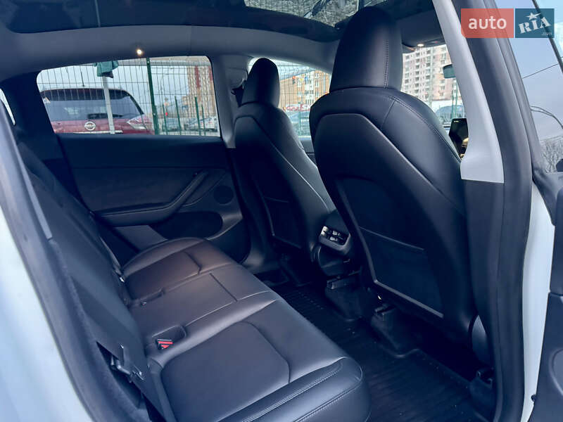Позашляховик / Кросовер Tesla Model Y 2022 в Києві