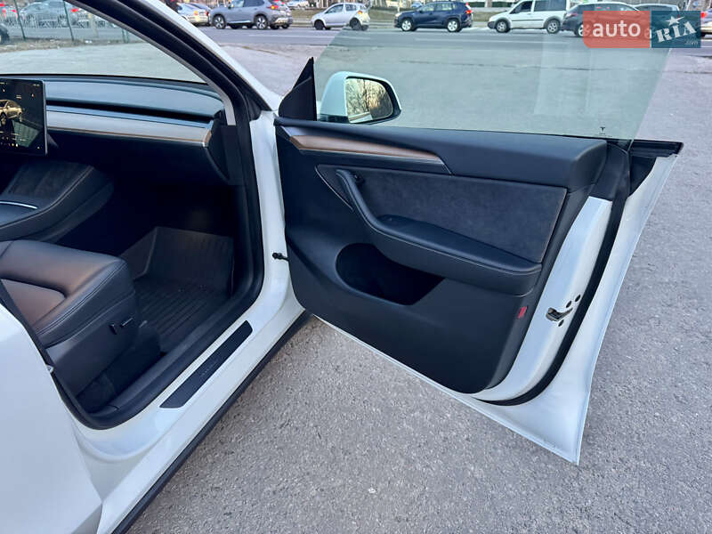 Позашляховик / Кросовер Tesla Model Y 2022 в Києві