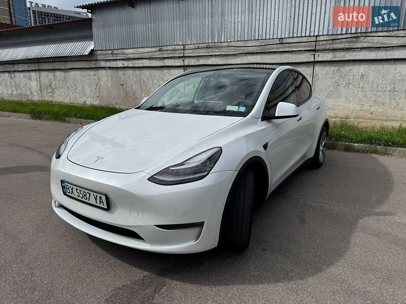 Внедорожник / Кроссовер Tesla Model Y 2022 в 