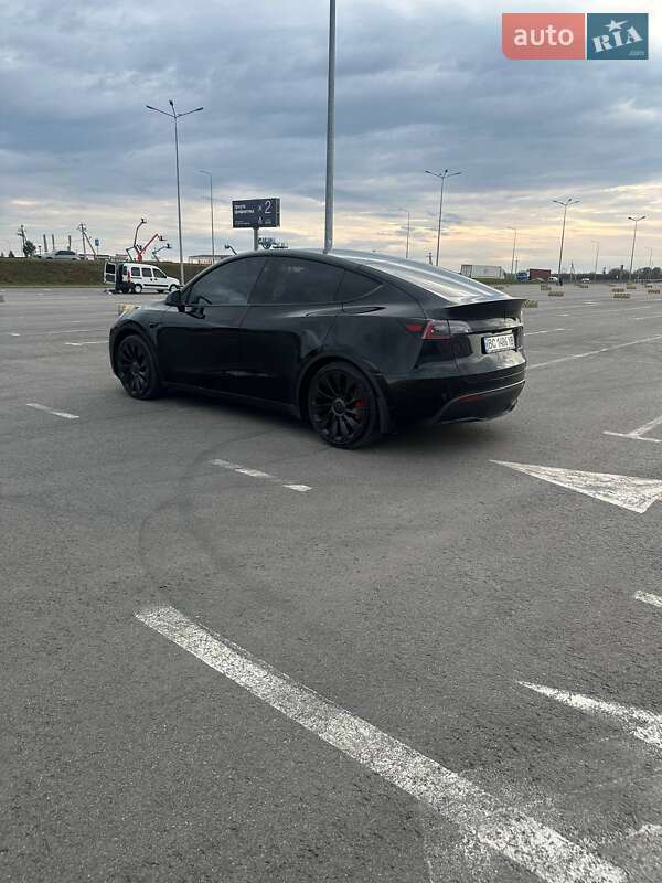 Позашляховик / Кросовер Tesla Model Y 2023 в Львові