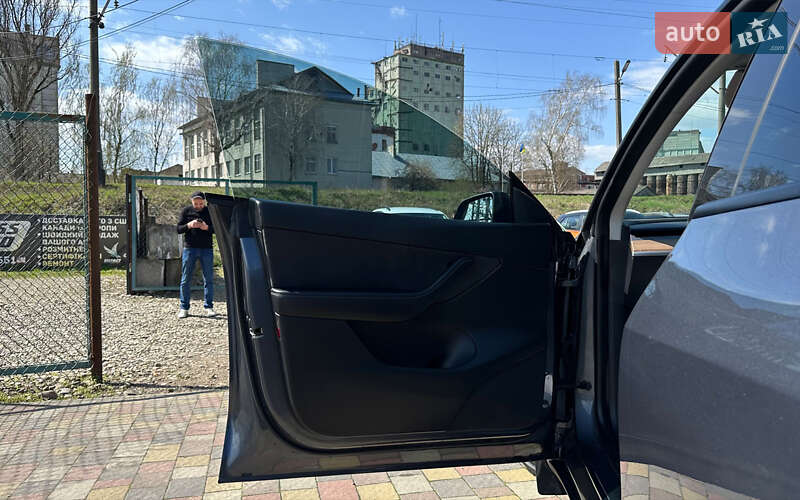 Позашляховик / Кросовер Tesla Model Y 2021 в Стрию