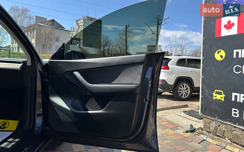 Позашляховик / Кросовер Tesla Model Y 2021 в Стрию