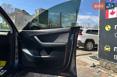 Внедорожник / Кроссовер Tesla Model Y 2021 в 