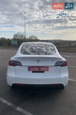Позашляховик / Кросовер Tesla Model Y 2021 в 