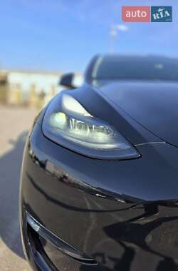 Позашляховик / Кросовер Tesla Model Y 2021 в 