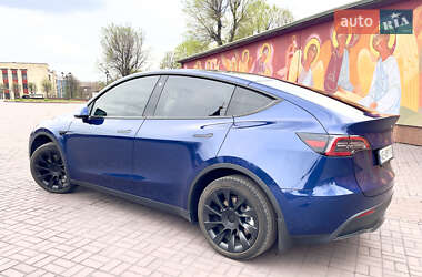 Позашляховик / Кросовер Tesla Model Y 2023 в 