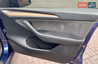 Позашляховик / Кросовер Tesla Model Y 2023 в 
