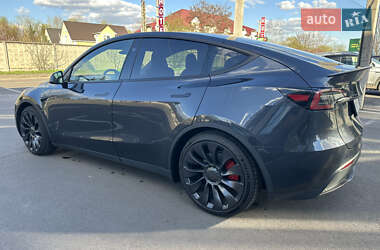 Позашляховик / Кросовер Tesla Model Y 2024 в 