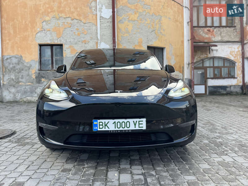 Внедорожник / Кроссовер Tesla Model Y 2022 в Дубно
