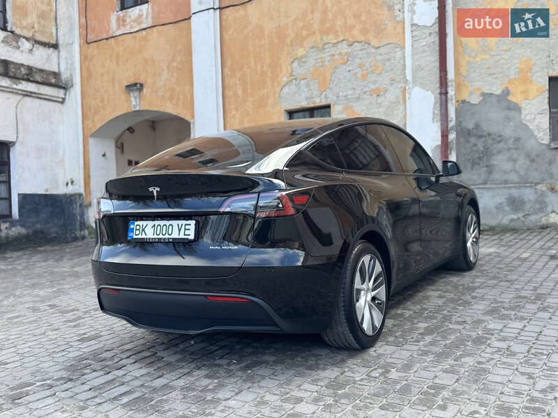 Внедорожник / Кроссовер Tesla Model Y 2022 в Дубно