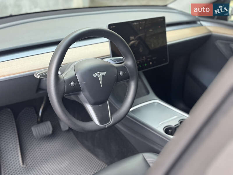 Внедорожник / Кроссовер Tesla Model Y 2022 в Дубно