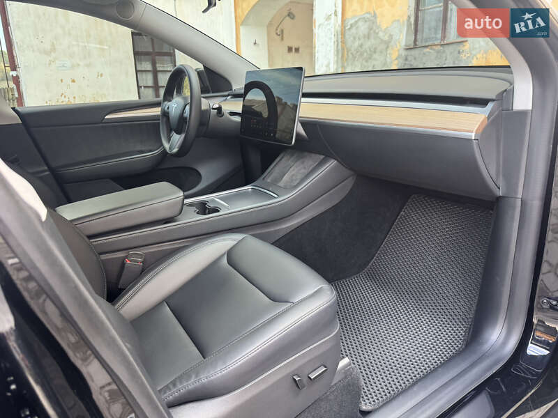 Внедорожник / Кроссовер Tesla Model Y 2022 в Дубно