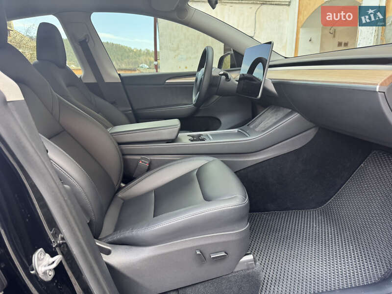 Внедорожник / Кроссовер Tesla Model Y 2022 в Дубно