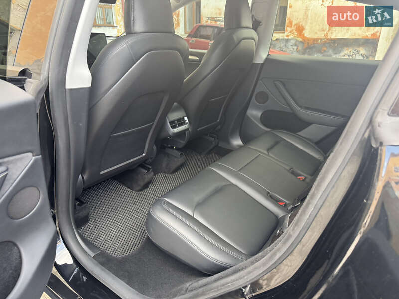 Внедорожник / Кроссовер Tesla Model Y 2022 в Дубно