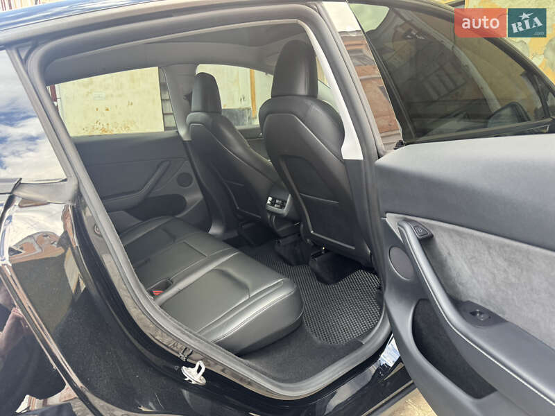 Внедорожник / Кроссовер Tesla Model Y 2022 в Дубно