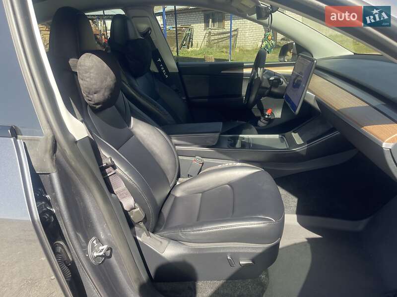 Внедорожник / Кроссовер Tesla Model Y 2023 в Ровно