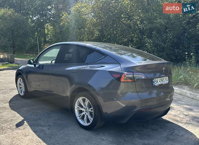 Внедорожник / Кроссовер Tesla Model Y 2020 в Ровно