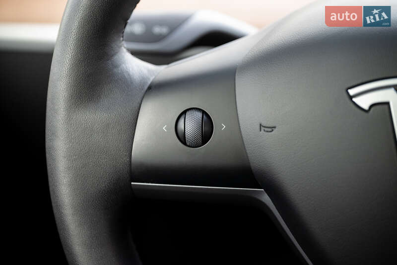 Позашляховик / Кросовер Tesla Model Y 2023 в Коломиї