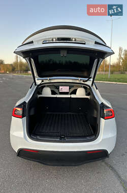 Внедорожник / Кроссовер Tesla Model Y 2021 в 