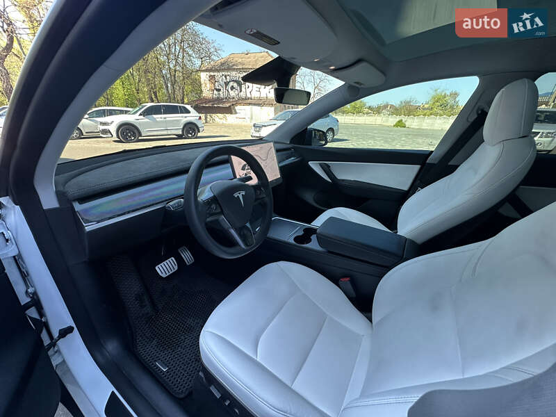 Внедорожник / Кроссовер Tesla Model Y 2021 в Кривом Роге