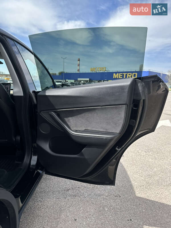 Позашляховик / Кросовер Tesla Model Y 2021 в Житомирі