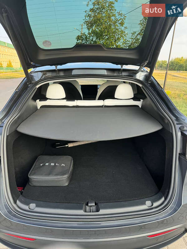 Внедорожник / Кроссовер Tesla Model Y 2023 в Львове