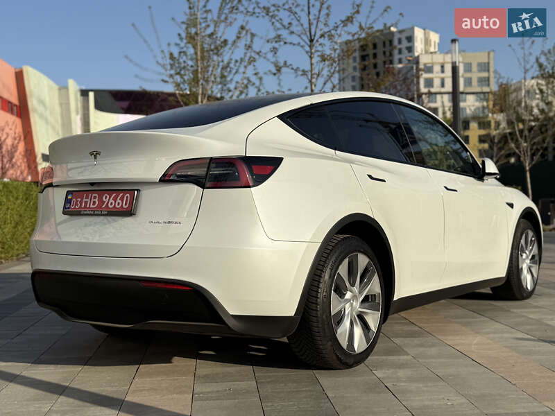Внедорожник / Кроссовер Tesla Model Y 2023 в Киеве