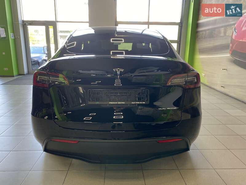 Позашляховик / Кросовер Tesla Model Y 2024 в Києві