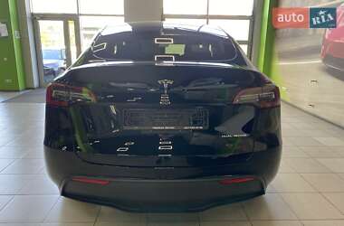 Внедорожник / Кроссовер Tesla Model Y 2024 в 