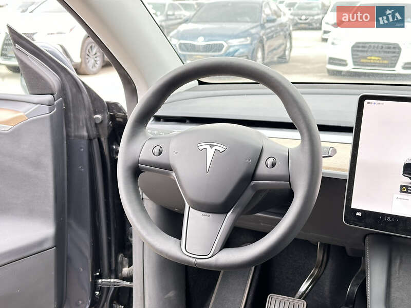 Позашляховик / Кросовер Tesla Model Y 2024 в Харкові фото 23 Позашляховик / Кросовер Tesla Model Y 2024 в Харкові