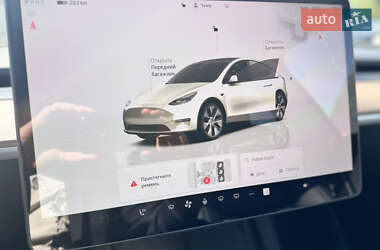Позашляховик / Кросовер Tesla Model Y 2024 в 