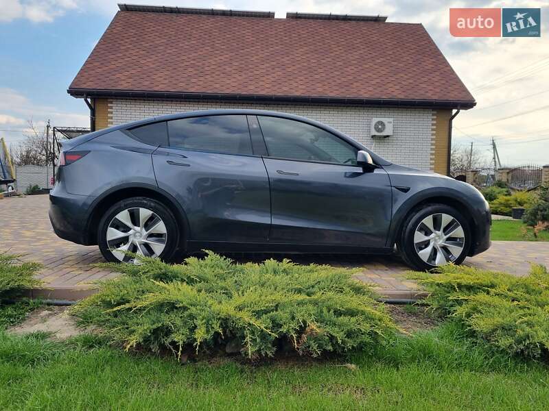 Внедорожник / Кроссовер Tesla Model Y 2023 в Новомосковске