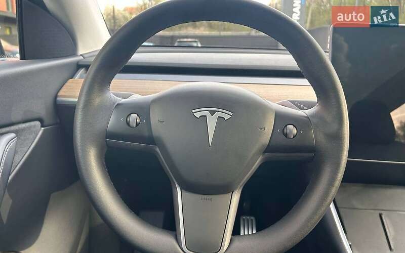 Внедорожник / Кроссовер Tesla Model Y 2020 в Черновцах