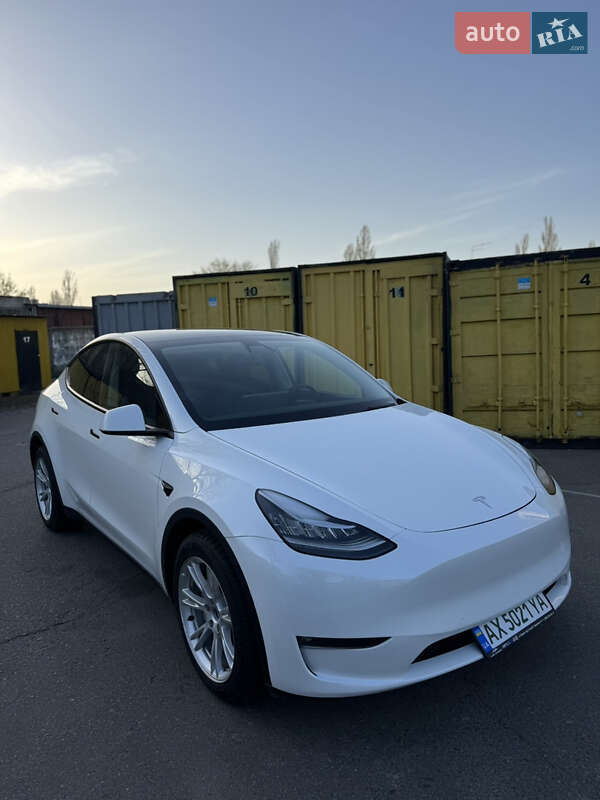 Tesla Model Y 2021