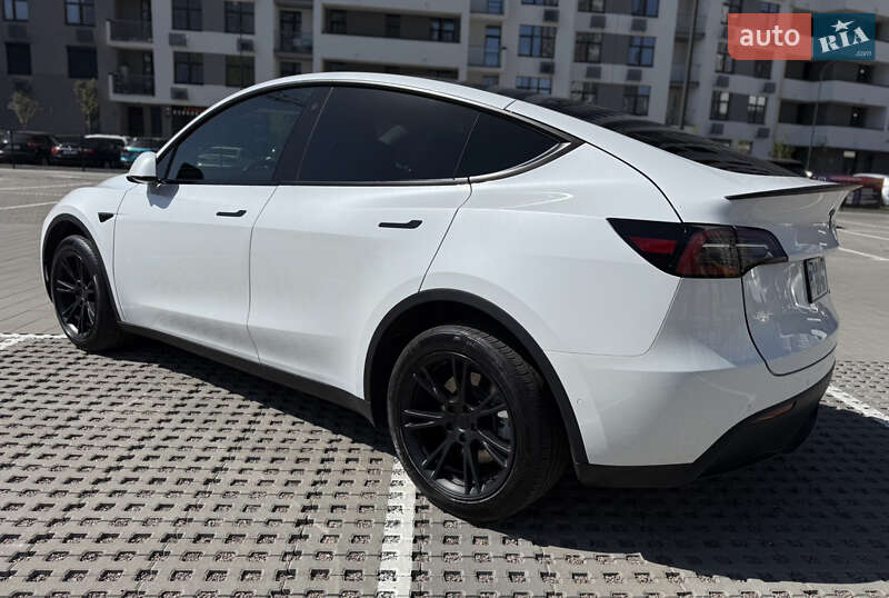 Внедорожник / Кроссовер Tesla Model Y 2022 в Киеве