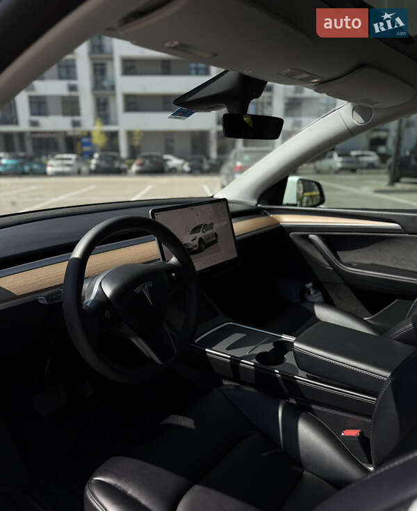 Внедорожник / Кроссовер Tesla Model Y 2022 в Киеве