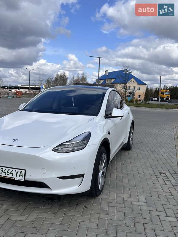 Позашляховик / Кросовер Tesla Model Y 2022 в Львові
