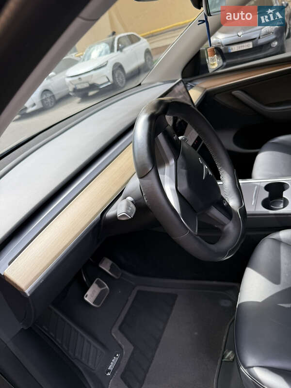 Позашляховик / Кросовер Tesla Model Y 2022 в Києві фото 13 Позашляховик / Кросовер Tesla Model Y 2022 в Києві